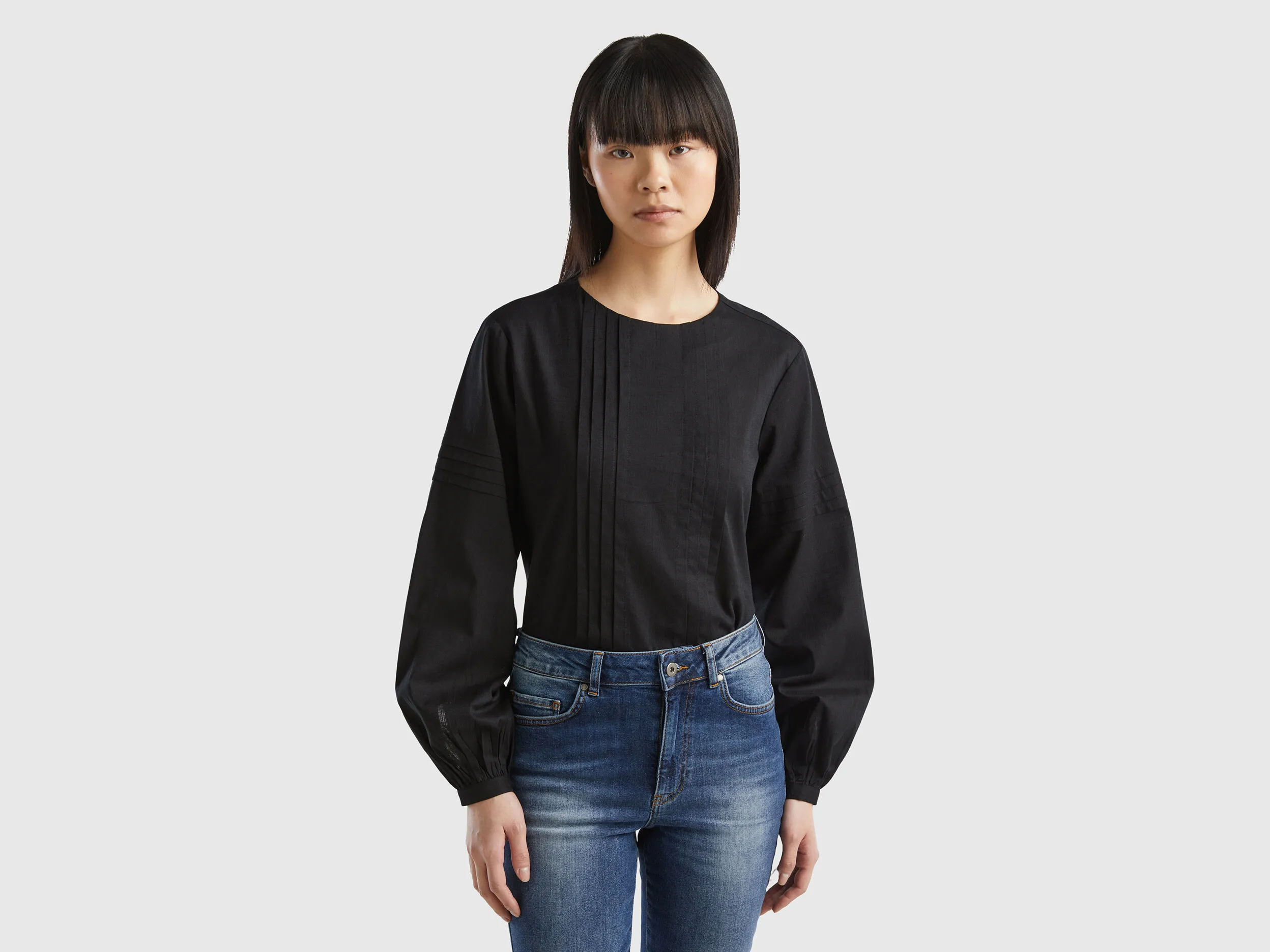 Blusa de pliegues de viscosa mixta