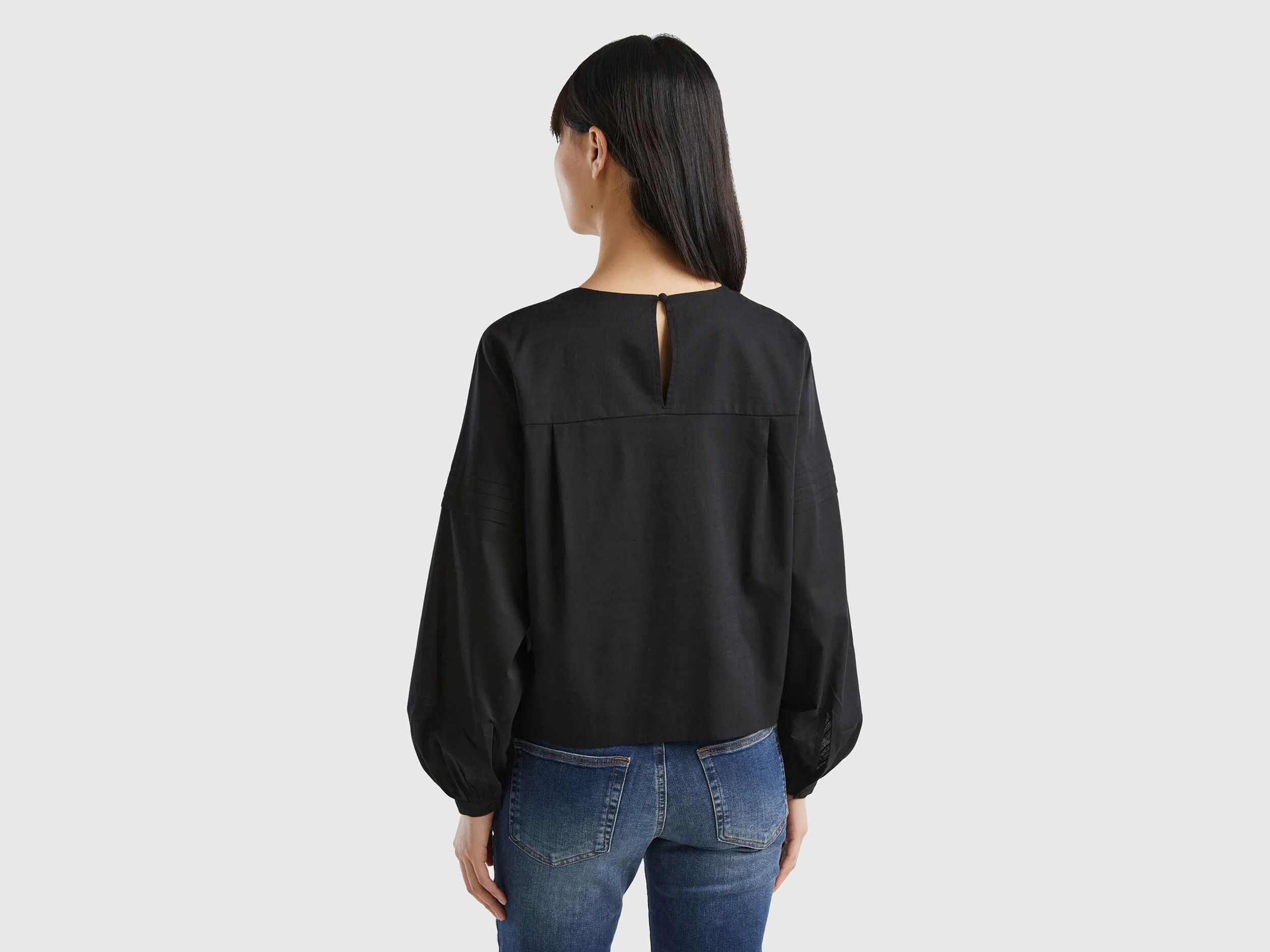 Blusa de pliegues de viscosa mixta