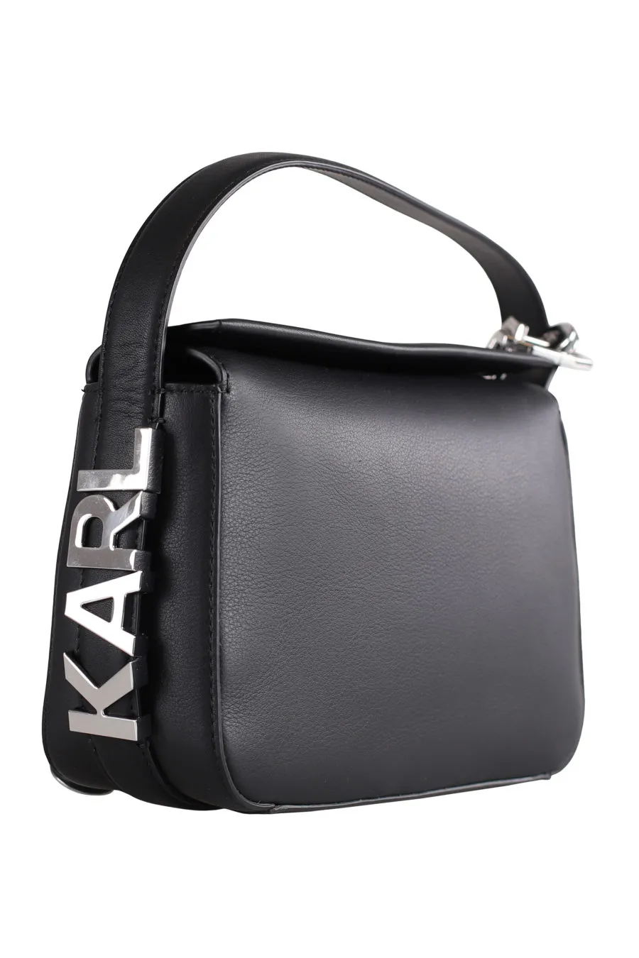 Bolso de hombro negro con cadena