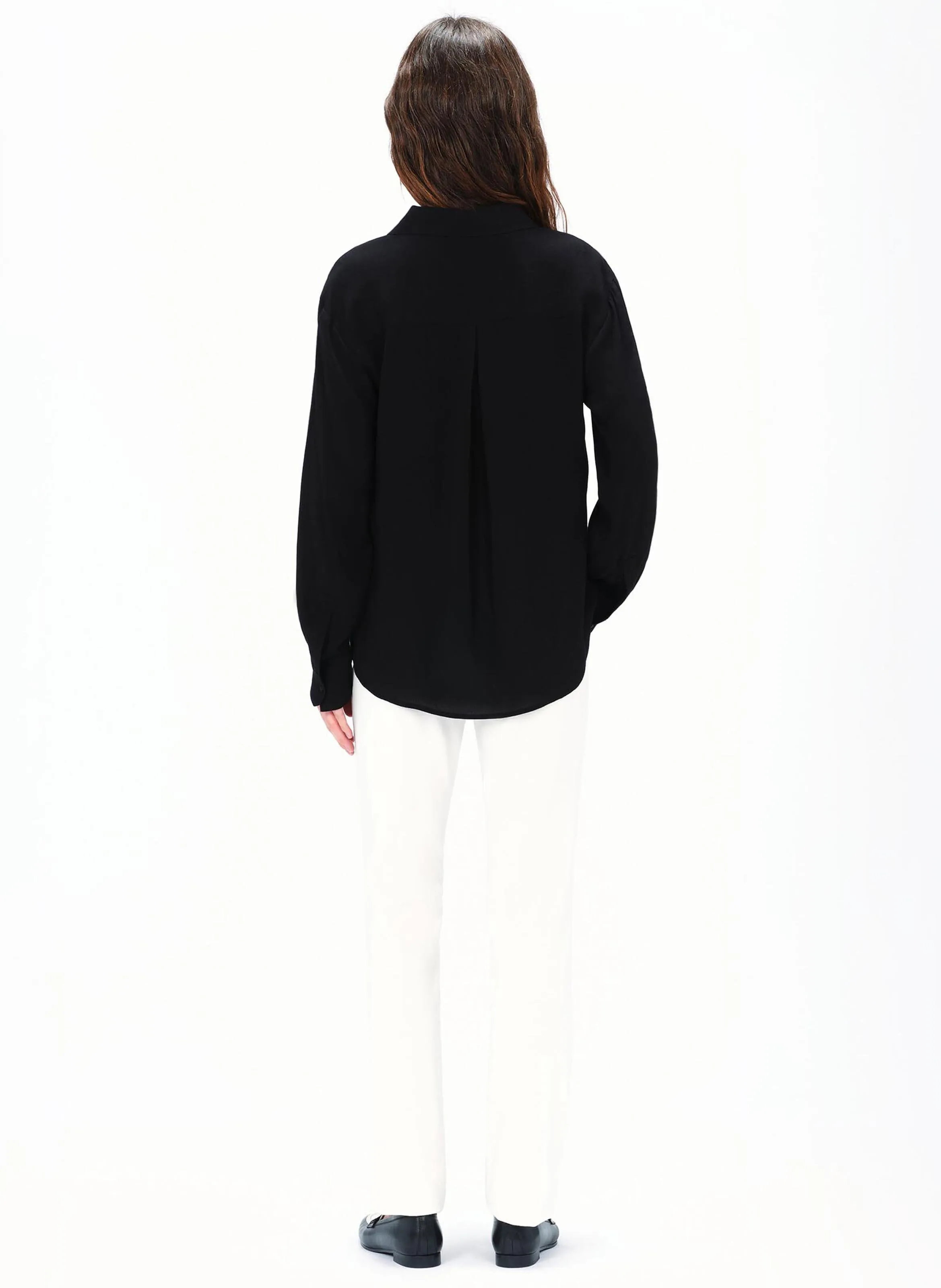 CAROLL CABY2  CAMISA EVASé CON CUELLO CLáSICO EN NEGRO