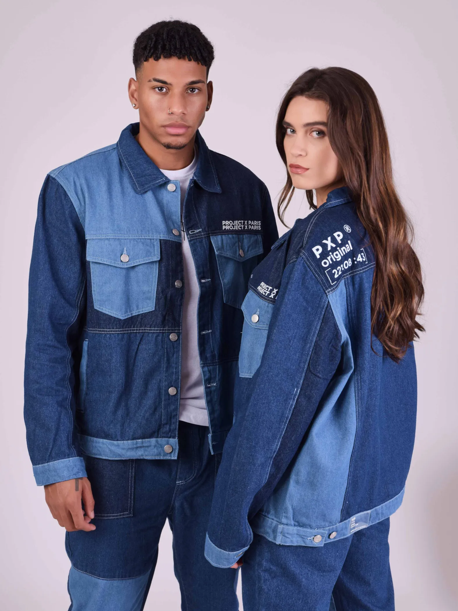 Chaqueta con inserciones vaqueras