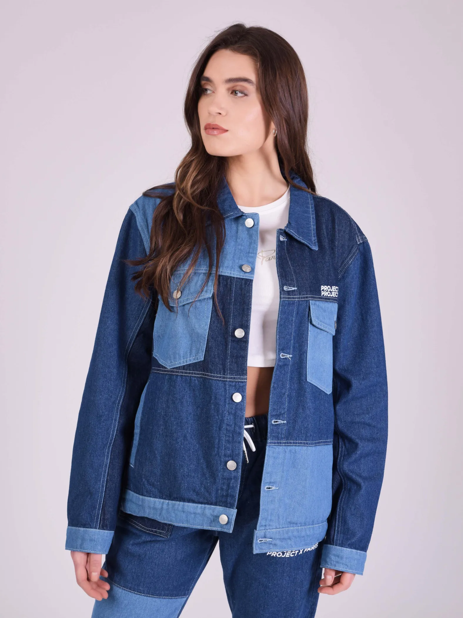 Chaqueta con inserciones vaqueras
