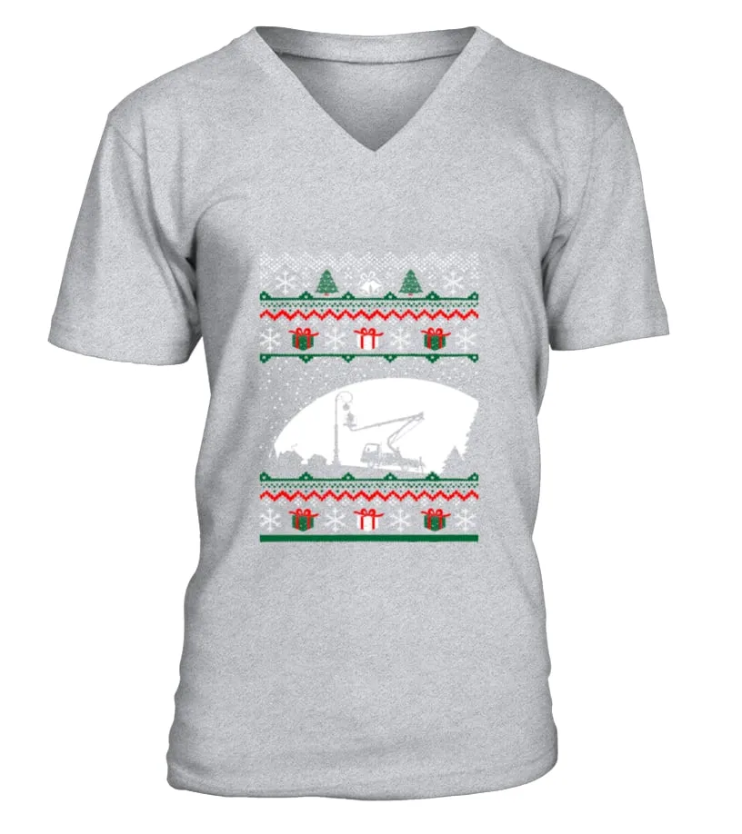 CHRISTMAS UGLY SWEATER BUCKET TRUCK CHERRY PICKER 2 TSHIRT CAMISETA CUELLO EN V UNISEX