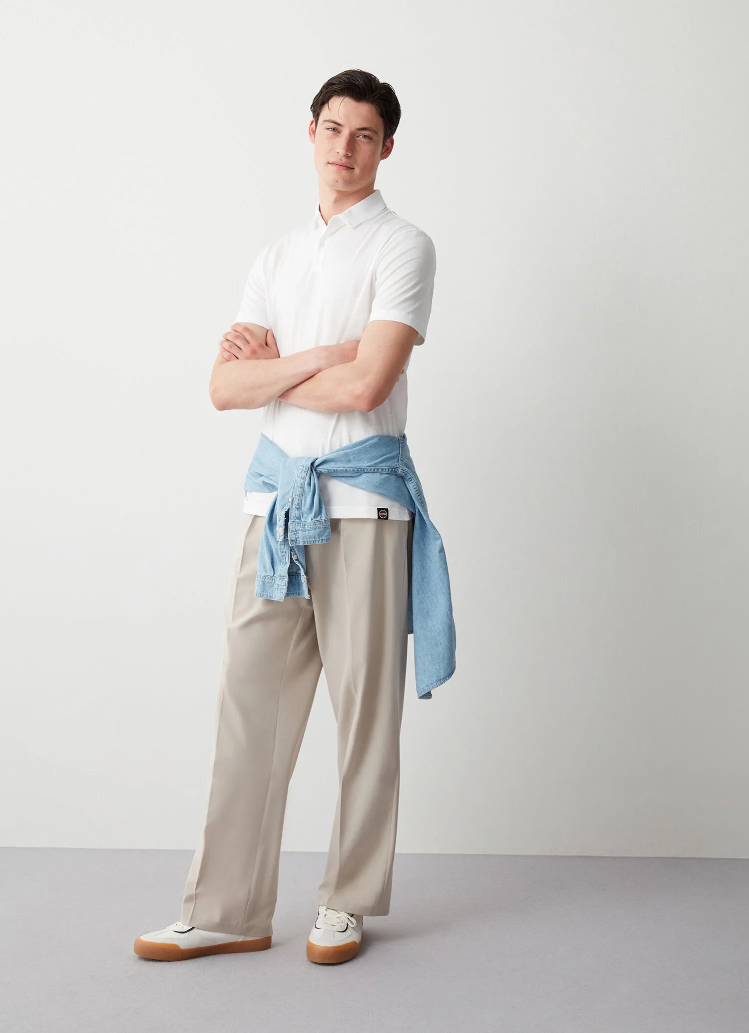 Polo con cuello camisero de algodón compacto
